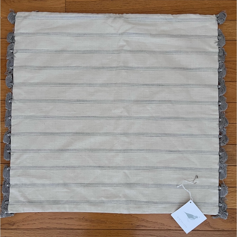 NWT Serena & Lily Alsworth Pillow 22x22